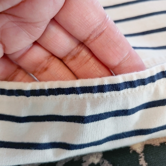 Theory Women's Aprine K_Classic Stripe Knit Top Off Shoulder Contemporary Sz M - Picture 6 of 9